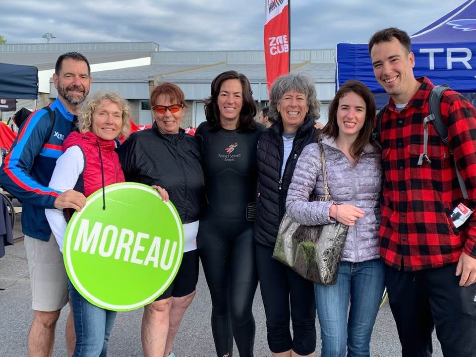 Triathlon Esprit Sprint ~ Équipe Gauche à droite: Gilles Moreau (frère~Fan), Michèle Patry(belle-soeur~Fan), Luce Moreau (Vélo 20km), Maude Bonneville (ma fille~Nage 750m), Françoise Moreau (soeur~Fan), Audrey Bonneville (ma fille~fan) et David (mon fils~Course 5km).